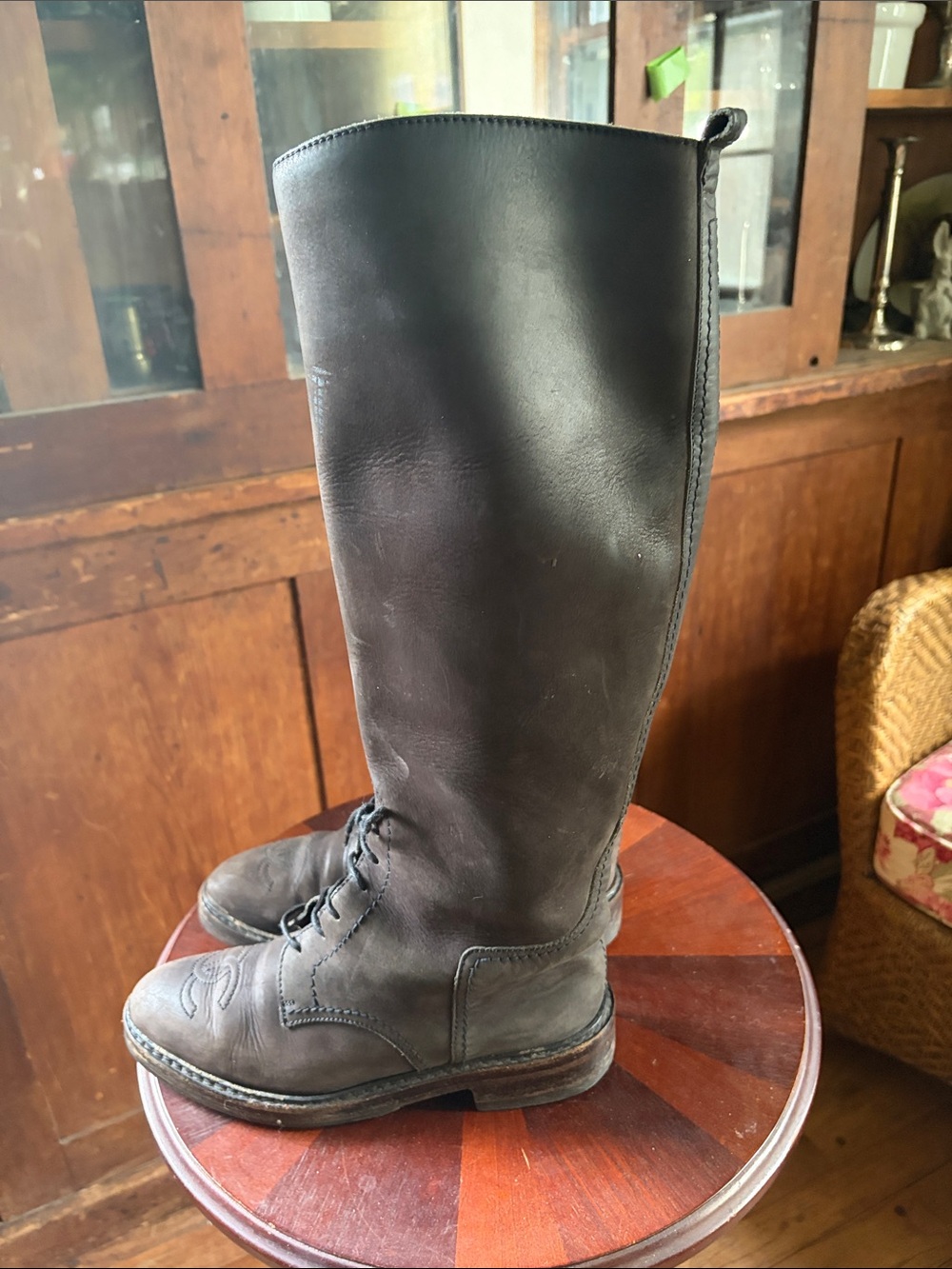 CHANEL VINTAGE ANKLE LACE LEATHER TALL BROWN BOOTS PRE-LOVED COND. SIZE 38 (7.5) - Picture 4 of 10
